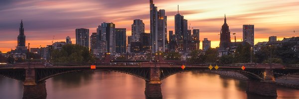 Niemcy, Wieczór, Frankfurt nad Menem, Rzeka Men, Most, Zachód słońca, Wieżowce