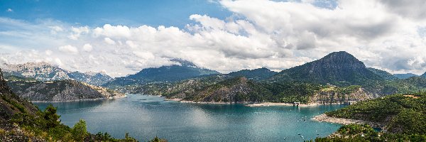 Alpy Francuskie, Drzewa, Góry, Niebo, Jezioro Serre Ponçon, Francja