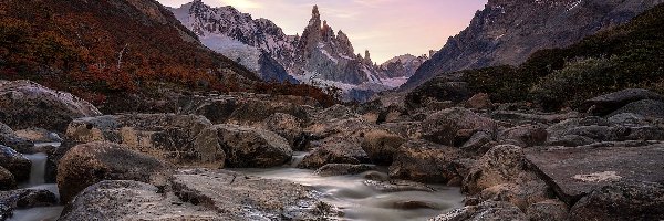 Rzeka, Góra, Cerro Torre, Patagonia, Argentyna, Skały, Park Narodowy Los Glaciares