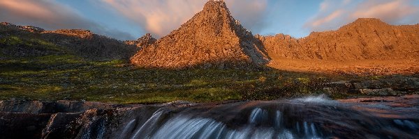 Norwegia, Brązowe, Skały, Góra Stortinden, Góry, Spitsbergen, Rzeka