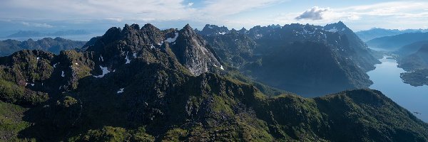 Wyspa Senja, Fiord Mefjorden, Góry, Norwegia