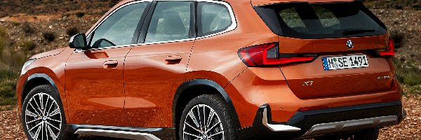 Bok, 2022, Tył, BMW X1