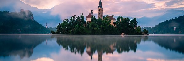 Zachód słońca, Wyspa Blejski Otok, Kościół, Jezioro Bled, Słowenia, Alpy Julijskie, Góry