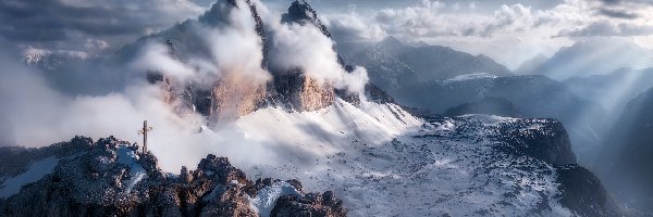 Mgła, Góry, Włochy, Południowy Tyrol, Dolomity, Chmury, Krzyż, Zima