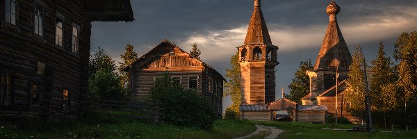 Dom, Wieś Kimzha, Cerkiew, Obwód archangielski, Rosja, Szopa, Drzewa