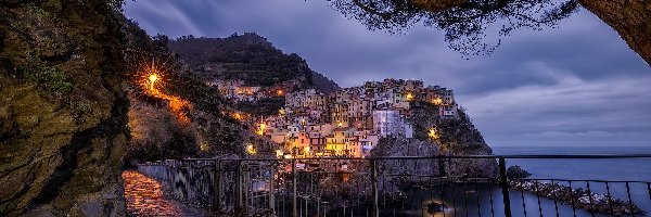 Światła, Gmina Riomaggiore, Zatoka, Domy, Cinque Terre, Morze Liguryjskie, Kolorowe, Włochy, Manarola, Noc