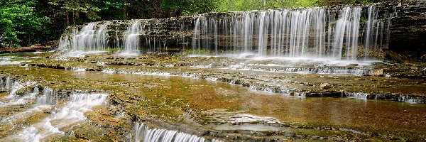 Drzewa, Hrabstwo Alger, Wodospad, Michigan, Stany Zjednoczone, Skały, Au Train Falls