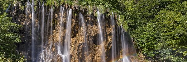 Tęcza, Skały, Wodospad Galovac, Chorwacja, Drzewa, Park Narodowy Jezior Plitwickich