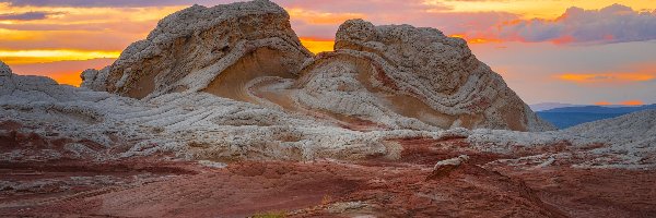 Zachod słońca, Vermilion Cliffs, Skały, Stany Zjednoczone, Arizona