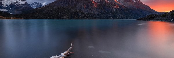 Patagonia, Jezioro, Park Narodowy Torres del Paine, Chile, Cordillera del Paine, Góry