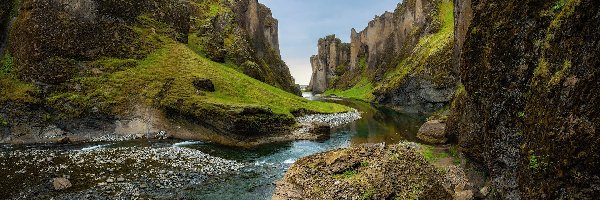 Islandia, Kanion Fjadrargljufur, Wąwóz, Skały, Rzeka Fjadra