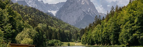 Budynek, Lasy, Drzewa, Chmury, Góry, Jezioro