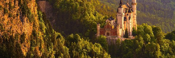 Drzewa, Schwangau, Zamek Neuschwanstein, Skały, Bawaria, Niemcy
