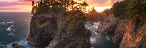 Wysepka, Drzewa, Morze, Oregon, Stany Zjednoczone, Samuel H. Boardman State Scenic Corridor, Park stanowy, Skały, Zachód słońca