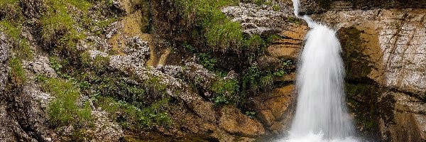 Skały, Bawaria, Niemcy, Rośliny, Kuhaway Waterfall, Wodospad