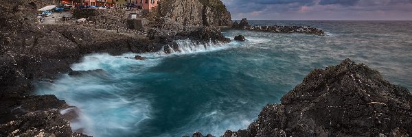 Chmury, Skały, Region Liguria, Morze Liguryjskie, Włochy, Domy, Manarola