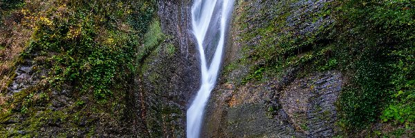 Rosja, Rzeka Bezumenka, Porośnięte, Orekhovsky Waterfall, Wodospad, Krasnodarsk, Skały