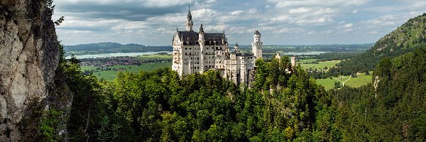 Niemcy, Drzewa, Niebo, Bawaria, Skały, Zamek Neuschwanstein