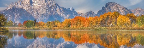 Chmury, Drzewa, Odbicie, Góry, Stany Zjednoczone, Teton Range, Snake River, Stan Wyoming, Rzeka, Jesień, Park Narodowy Grand Teton