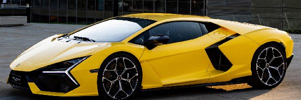 Lamborghini Revuelto