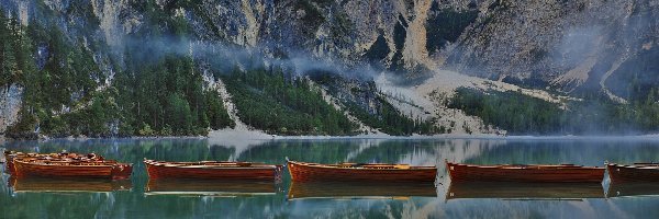 Dolomity, Lago di Braies, Góry, Łódki, Jezioro Pragser Wildsee, Włochy