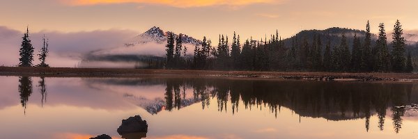 Mgła, Jezioro, Stany Zjednoczone, Oregon, Sparks Lake, Drzewa, Kamienie, Góry