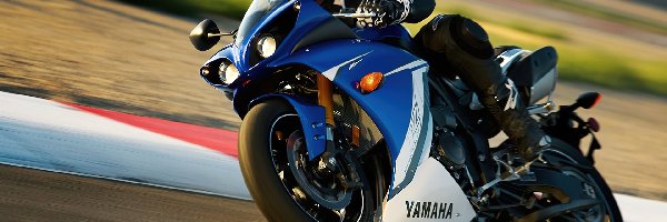 Yamaha R1, Nowa