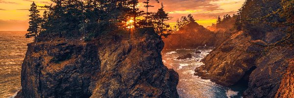 Samuel H Boardman State Scenic Corridor, Morze, Stany Zjednoczone, Park stanowy, Wysokie, Skały, Drzewa, Zachód słońca, Wysepki, Oregon