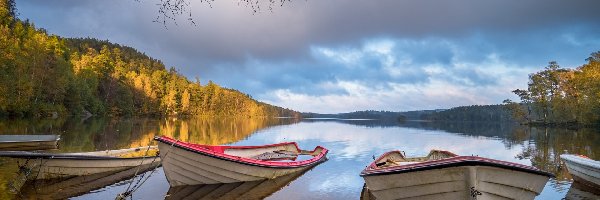 Jezioro, Chmury, Łódki, Jesień