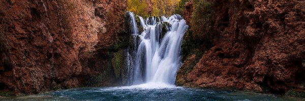 Skały, Havasupai Indian Reservation, Park Narodowy Wielkiego Kanionu, Arizona, Stany Zjednoczone, Drzewa, Rzeka, Grand Canyon, Wodospad