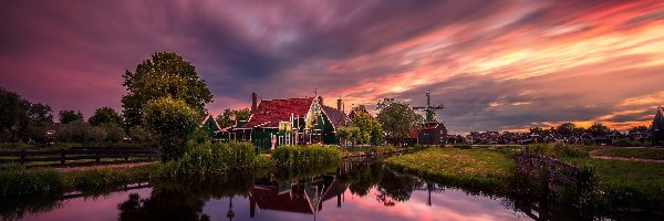 Skansen Zaanse Schans, Domy, Rzeka, Wiatrak, Holandia, Zachód słońca, Drzewa