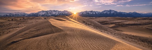 Chara Sands, Wydmy, Rosja, Kraj Zabajkalski, Piaskowe, Promienie słońca, Syberia, Góry