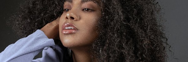 Dziewczyna, Afro, Loki, Bluzka, Niebieska