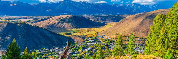 Miasto Jackson, Dolina, Stany Zjednoczone, Chmury, Góry, Teton Range, Niebo, Konar, Wzgórza, Wyoming