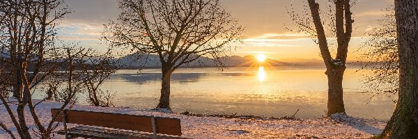 Zima, Zachód słońca, Jezioro, Ławka, Drzewa