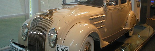 Chrom, Chrysler Airflow, Biały