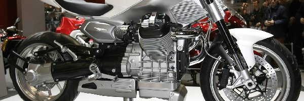 Wystawa, Moto Guzzi V12 Strada