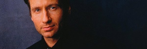 ciemny strój, David Duchovny