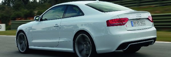 2011, Audi RS5