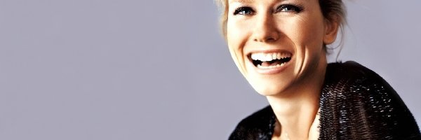 Uśmiech, Naomi Watts