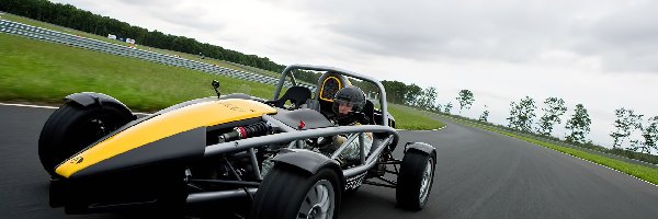 Kierowca, Ariel Atom, Przód