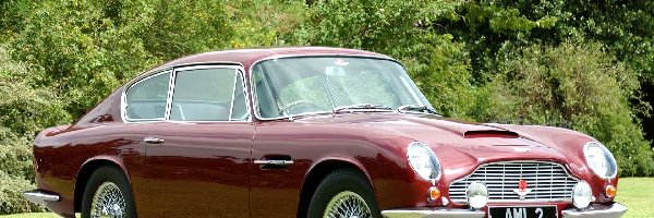 Aston Martin DB6