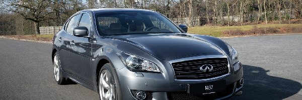 Infiniti M37