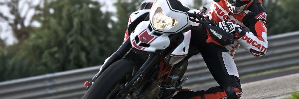 Ducati Hypermotard 1100 Evo