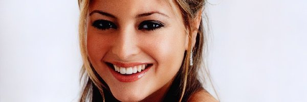 Holly Valance, uśmiech