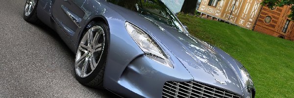 Atrapa, Aston Martin One-77, Błękitny