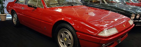 Ferrari 412, Lampy, Podnoszone, Czerwone