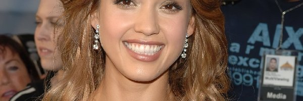 Jessica Alba, twarzyczka, promienna