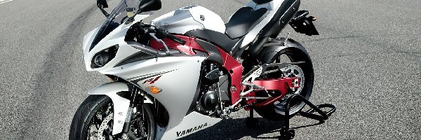 Yamaha YZF R1, Nowa