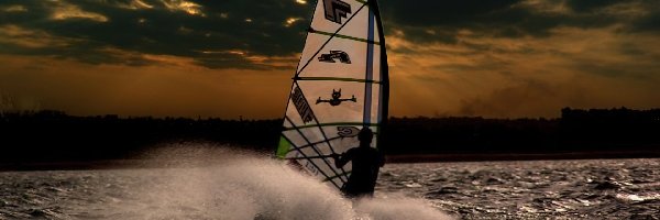 Windsurfing, żagiel , deska, fala Zachód Słońca, morze